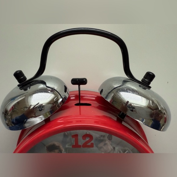 1D Red Vintage Style Alarm Clock - NWOT - Picture 3 of 8